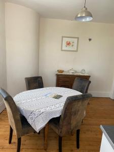 Posedenie v ubytovaní Gîte de la comtesse château de la Bouchatte + 19 fotografií
