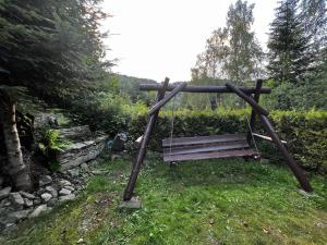 Vonkajšia záhrada v ubytovaní Apartament nad Śperką