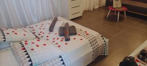 Ένα ή περισσότερα κρεβάτια σε δωμάτιο στο CHAMBRE COSY Adults only +31 φωτογραφίες
