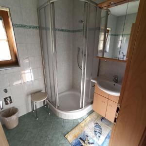Łazienka w obiekcie Ferienwohnung Zillertaler Alpenblick