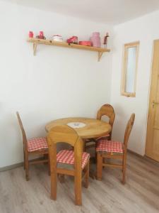 Fotografia z galérie ubytovania Kaméleon Apartmanház EV töltéssel v destinácii Balatonszemes