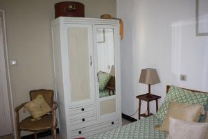 Posedenie v ubytovaní SAUVEURS DE REVES 2 suites indépendantes et un F2 privé dans un hôtel particulier
