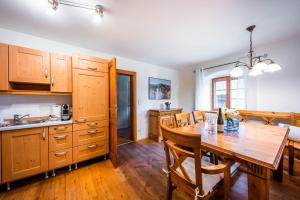 Köök või kööginurk majutusasutuses Smile Apartments mit Donaublick
