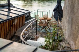 Rõdu või terrass majutusasutuses Smile Apartments mit Donaublick