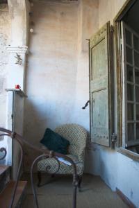 Posedenie v ubytovaní SAUVEURS DE REVES 2 suites indépendantes et un F2 privé dans un hôtel particulier