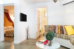 Μια τηλεόραση ή/και κέντρο ψυχαγωγίας στο Hotel Santorini Resort