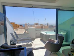A balcony or terrace at África View