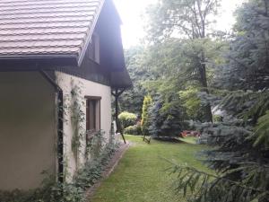 Vonkajšia záhrada v ubytovaní Jurajskie Zacisze