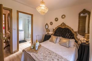 Łóżko lub łóżka w pokoju w obiekcie Casa Victoria garden con Jacuzzi y piscina