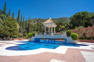 The swimming pool at or close to vituco34