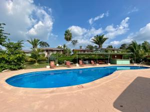 Swimming pool sa o malapit sa Dream Valley Belize