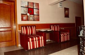 A seating area at Uni Palas