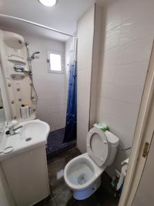 Kúpeľňa v ubytovaní 1 bedroom apartment in La Mata beach