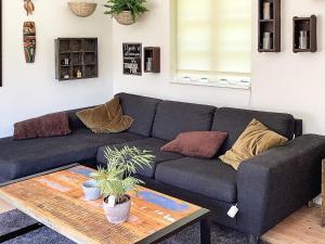 Holiday home Helsinge的休息区