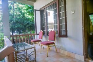Uma varanda ou terraço em Chitwan Paradise Hotel