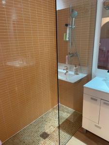 A bathroom at Apartamento Torrelaguna