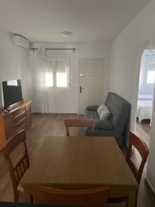 A television and/or entertainment centre at Apartamento Torrelaguna
