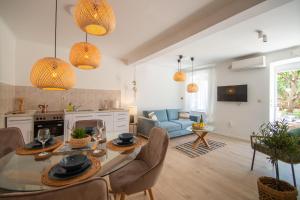 Køkken eller tekøkken på Apartments Mali Raj Komiza