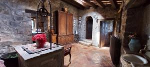 Un baño de Castell de Llaés