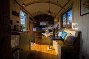 Gallery image of Little Ash Glamping - Luxury Shepherd's Huts in Newton Abbot