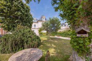 Vonkajšia záhrada v ubytovaní Villa Les Hirondelles - Appartement avec Jardin Front de mer + 4 fotografie