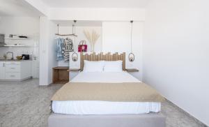 Φωτογραφία από το άλμπουμ του eLea στον Αδάμαντα +24 φωτογραφίες