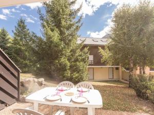 En have udenfor Charmant studio 4 pers, jardin sud, Serre-Chevalier - FR-1-330E-44