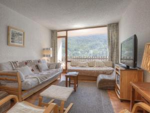 Кът за сядане в Appartement Saint-Chaffrey , 2 pièces, 6 personnes - FR-1-330E-28