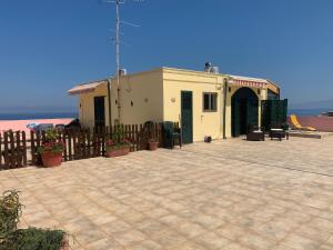 The building in which a vendégházakat is located