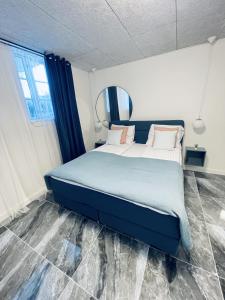 Postel nebo postele na pokoji v ubytování aday - Luxurious 3 bedroom - Modern Living Apartment