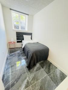 Postel nebo postele na pokoji v ubytování aday - Luxurious 3 bedroom - Modern Living Apartment