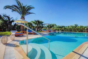 The swimming pool at or close to Villa Amari by Villa Plus