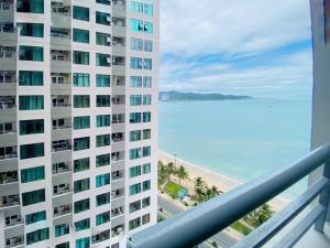 Landskap semula jadi dekat dengan apartmen
