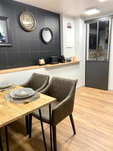 Kuchnia lub aneks kuchenny w obiekcie ✧ La Suite ✧ studio de charme route des vins