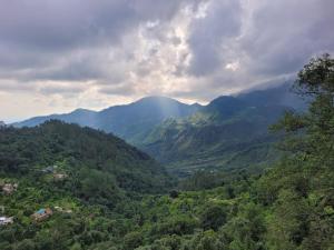 Galeriebild der Unterkunft SH SUNSET RESORT in Nainital