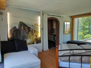 A bed or beds in a room at Apartment Schwarzindien