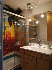A bathroom at Apartment Schwarzindien