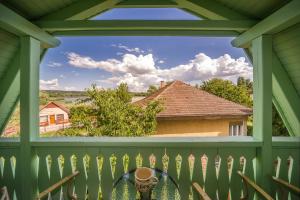 Balkón nebo terasa v ubytování Tamás Apartman Balatonföldvár szívében- egész évben nyitva!