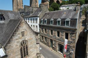 an aerial view of an old city with buildings at Contes à Rebours - Chambres d'hôtes in Morlaix