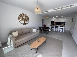 Posedenie v ubytovaní Tropical penthouse with big roof terrace