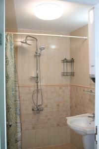 A bathroom at Sozopol Romance Apartments