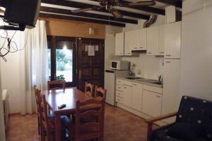 Kuchyň nebo kuchyňský kout v ubytování Allotjaments Colomer-Cullell