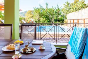 Gallery image of EXELLENT GUEST VILLA PRESTIGE in Asprogerakata