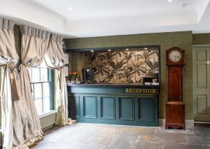 Vstupní hala nebo recepce v ubytování Bush Hotel Farnham