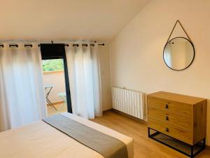 Postel nebo postele na pokoji v ubytování Apartamentos Best Ainsa