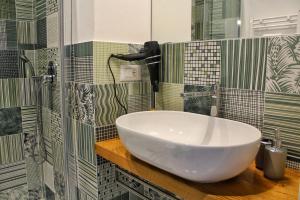 A bathroom at Villa Ines
