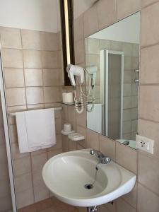 Koupelna v ubytování GFH - Hotel Spiaggia D'Oro