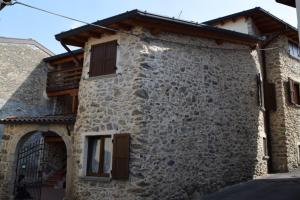 The building in which the holiday home is located