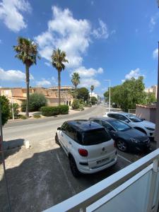 Fotografia z galérie ubytovania Studio spacieux avec patio en centre ville v destinácii Cavalaire-sur-Mer + 3 fotografie
