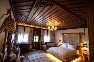 A bed or beds in a room at KERCULLA Resort